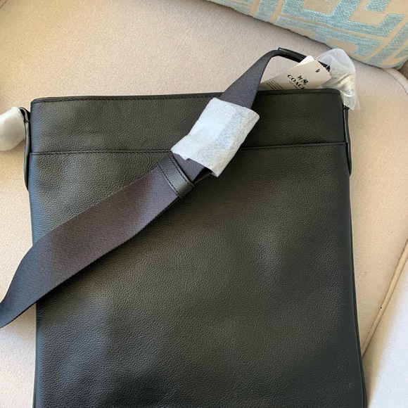 New Coach CHARLES CROSSBODY IN VARSITY LEATHER - Picture 6 of 7